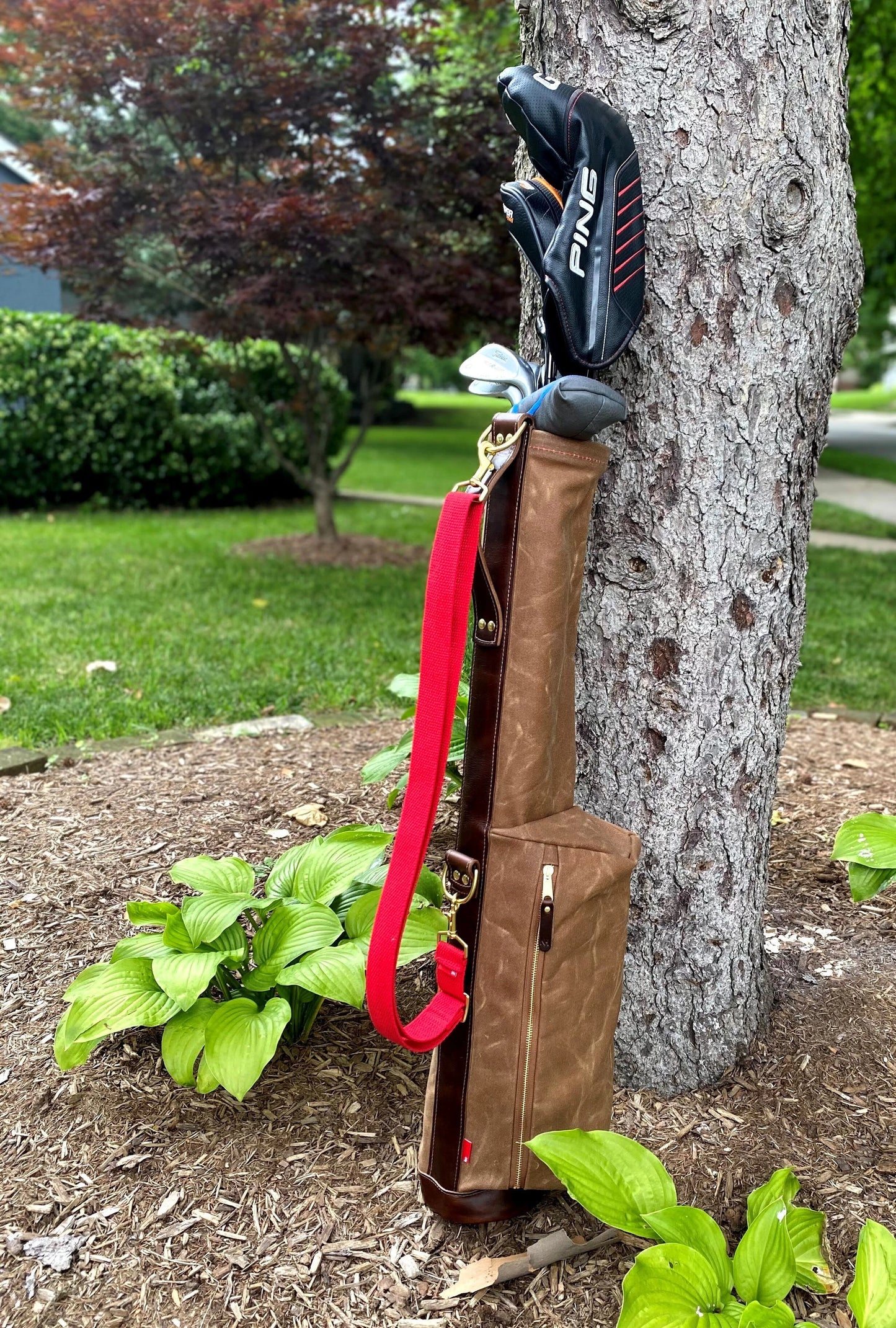The Featherweight Nelson Hill Leather Golf Bag