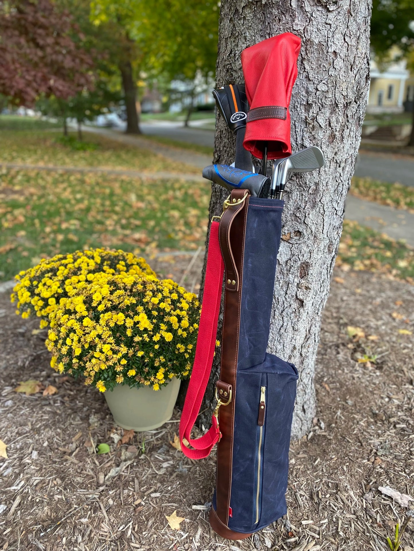 The Featherweight Nelson Hill Leather Golf Bag