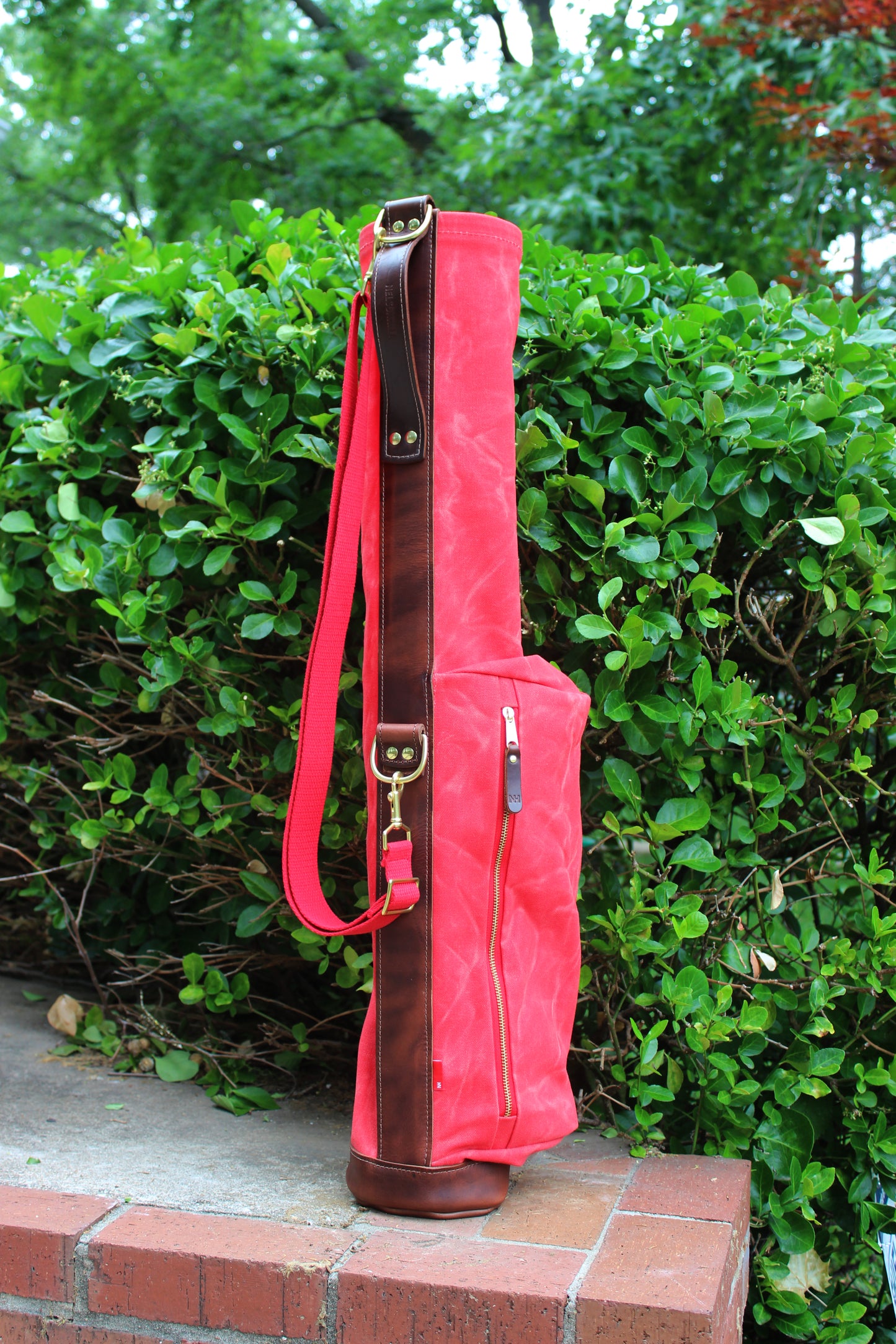 The Featherweight Nelson Hill Leather Golf Bag